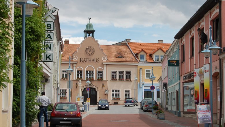 Hauptplatz Markt Piesting, © Wolfgang Glock, CC BY 3.0