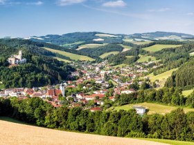 Blick auf Kirchschlag, © Wiener Alpen in Niederösterreich